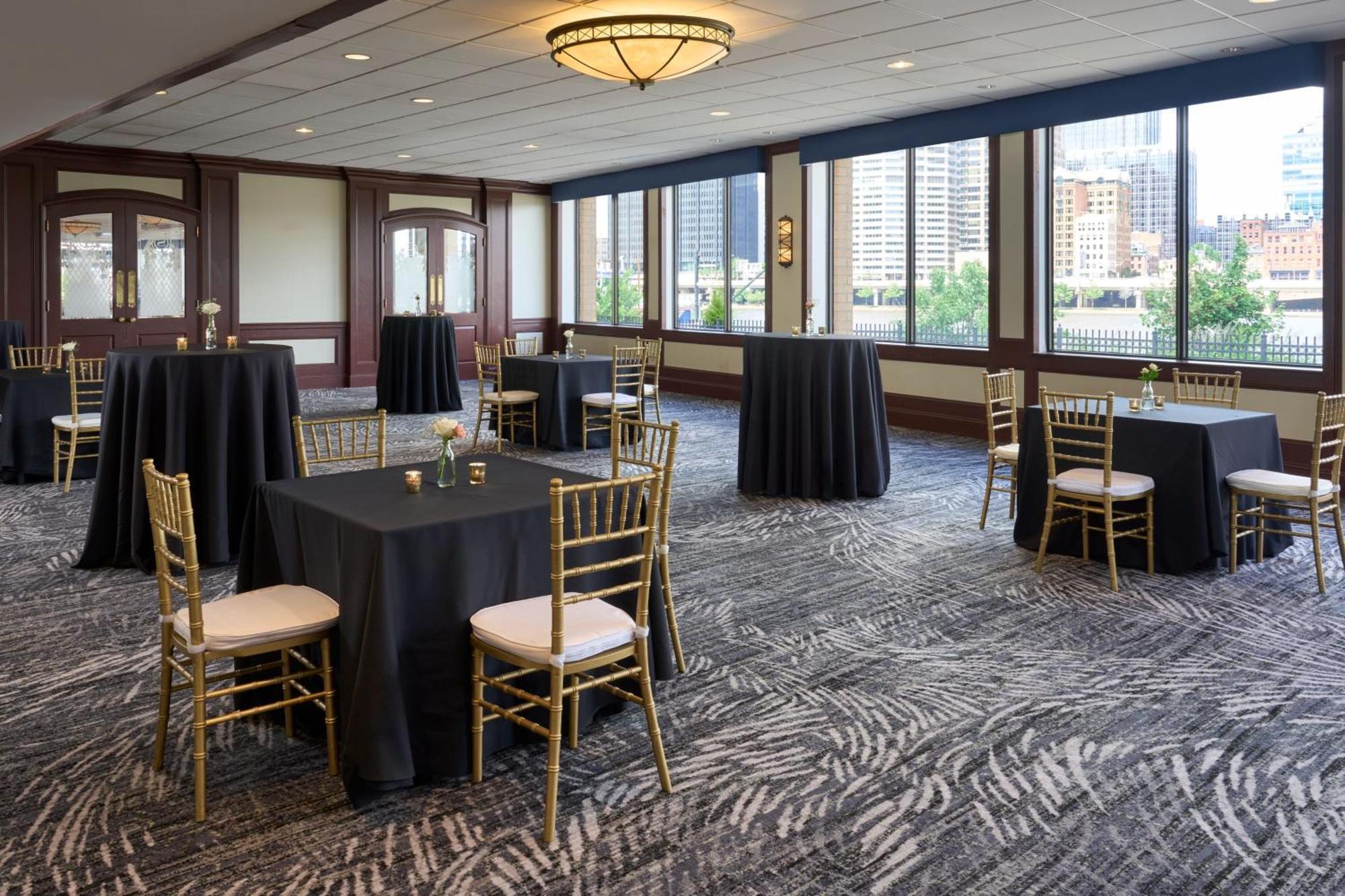 Sheraton Pittsburgh Hotel At Station Square Esterno foto