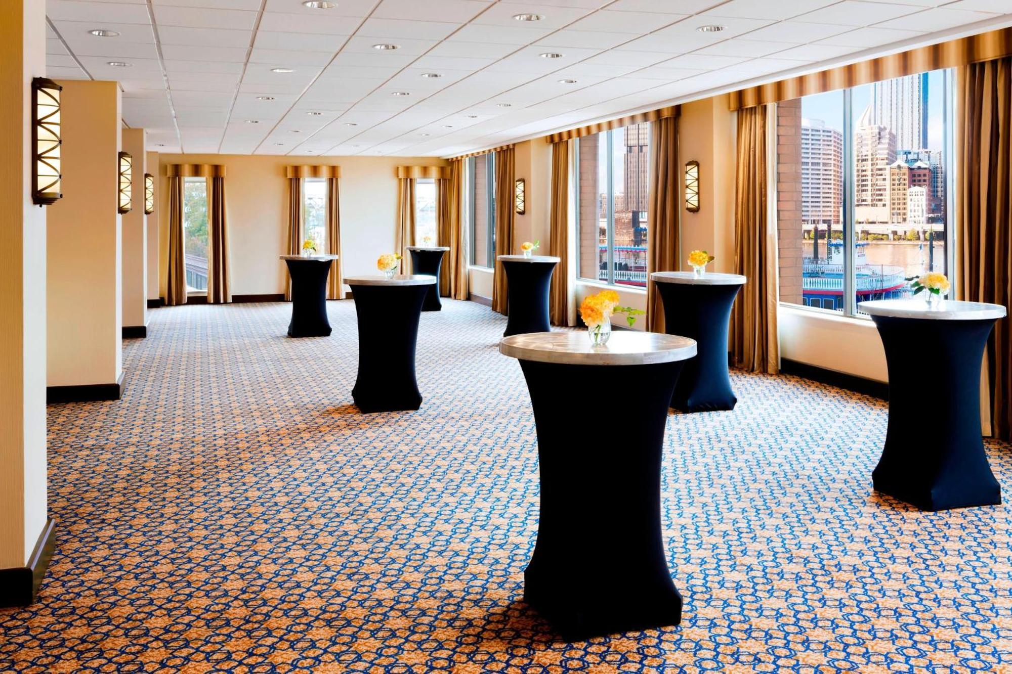 Sheraton Pittsburgh Hotel At Station Square Esterno foto